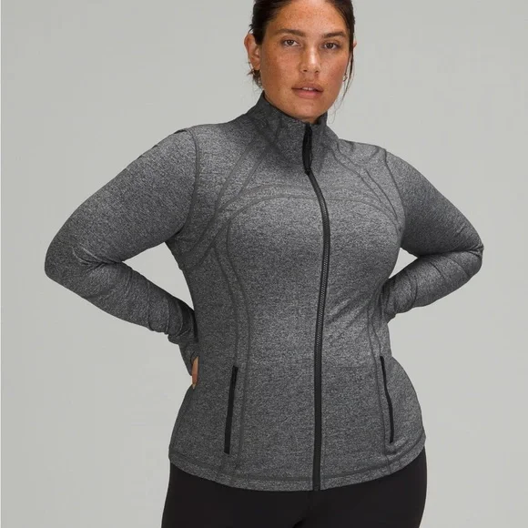 【Romi】lululemon define jacket 6 長袖 Lululemon Woman's black Define hooded NULU Jacket, Size 4